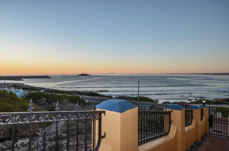 3 Bedroom Property for Sale in Yzerfontein Western Cape
